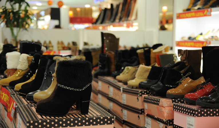 商場內(nèi)商品琳瑯滿目,準(zhǔn)備充足