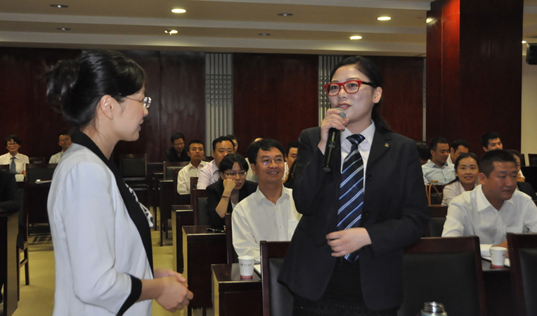 華億國際辦公室主任鮑佳參與互動