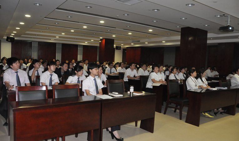 集團及下屬各公司中高層管理人員參加培訓