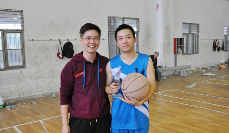 華億飛馬籃球隊獲得第一名