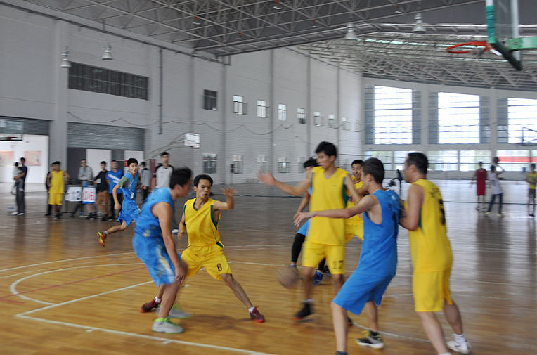 籃球比賽精彩瞬間