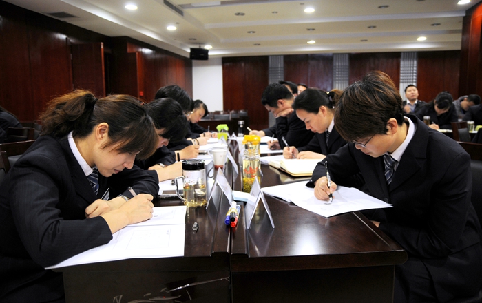 學員認真完成課堂互動練習