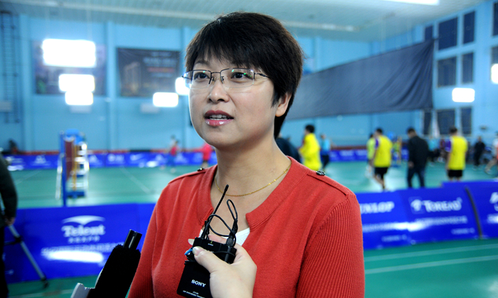 華億國際副總經理孫艷接受媒體采訪