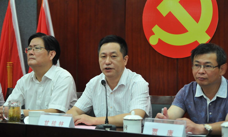 鏡湖區區委常委、組織部部長甘桂林講話