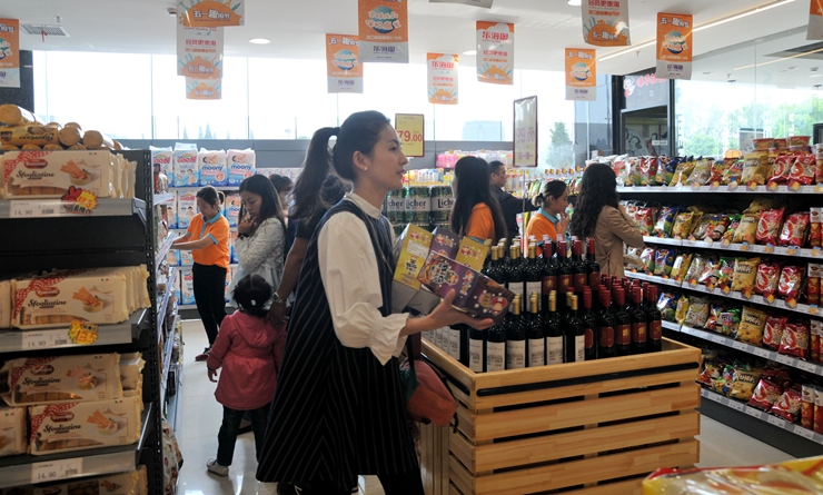 消費者選購商品