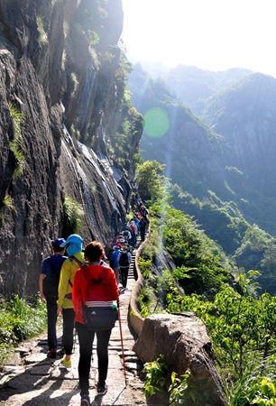 隊員徒步徽杭古道